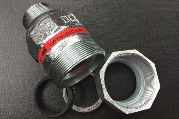 Соединение пластиковых труб с металлическими: разбор лучших способов и монтажных нюансов