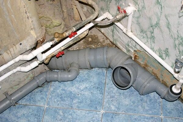 Соединение пластиковых труб с металлическими: разбор лучших способов и монтажных нюансов