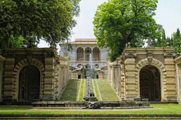 Общие черты стиля барокко в европейской и русской архитектуре