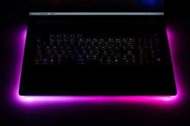 Обзор игрового ноутбука Asus ROG Strix Scar 18 G835LX с Intel Core Ultra 9 275HX и Nvidia GeForce RTX 5090 Laptop