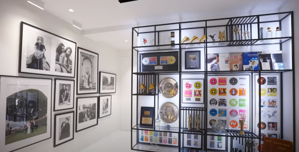 Дом Сергея Жукова &mdash; среда обитания лидера &laquo;Руки вверх&raquo;