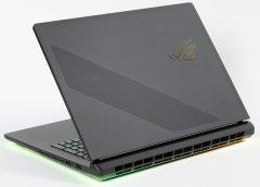 Обзор игрового ноутбука Asus ROG Strix Scar 18 G835LX с Intel Core Ultra 9 275HX и Nvidia GeForce RTX 5090 Laptop