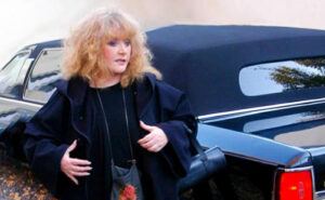 Алла Пугачева на лето снизила гонорар в два раза