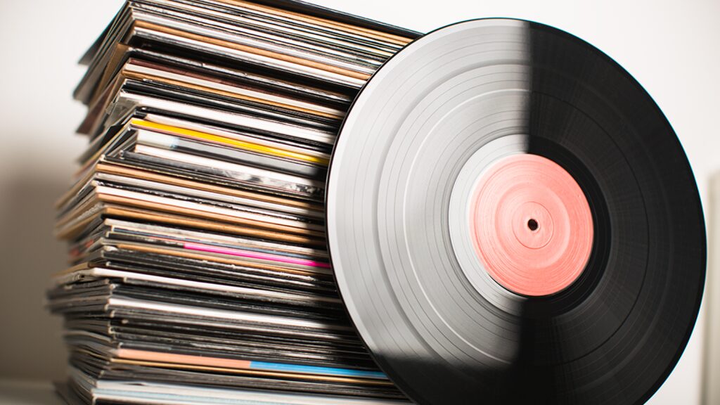skynews-vinyl-records_5627792.png